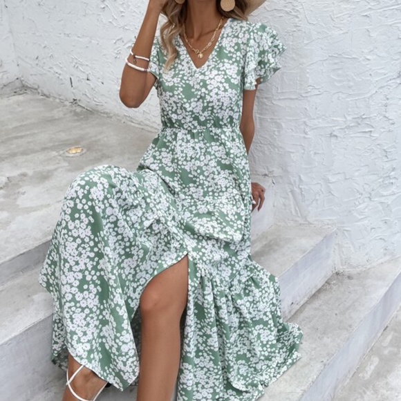 Boho Blue Floral V neck Butterfly Sleeve Dress - Picture 7 of 10